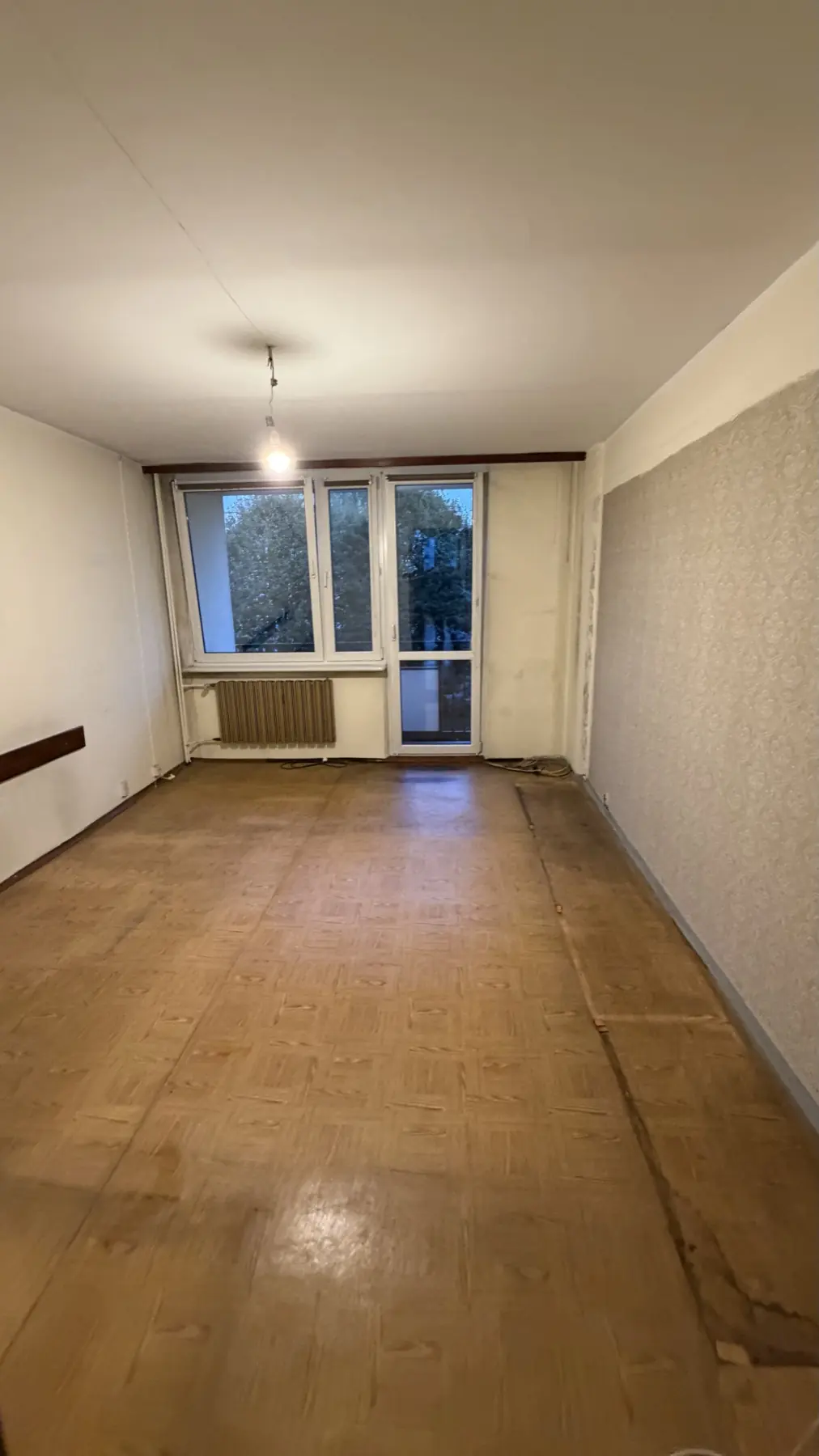 Salon w Tychach po opróżnieniu mieszkania przez BIKLIN